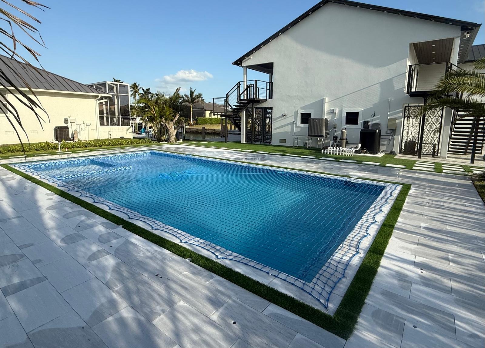 black safety net for pool