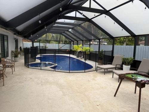 poolfence_black_finished_canopyhome_2