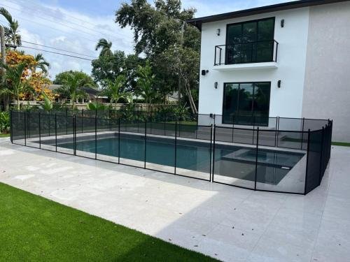 poolfence_black_finished_distant_whiteground