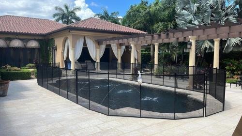 poolfence_black_finished_far_3